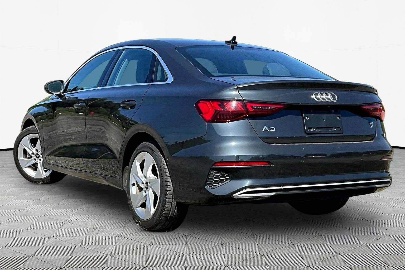 Used 2024 Audi A3 2.0T Premium FWD image 4