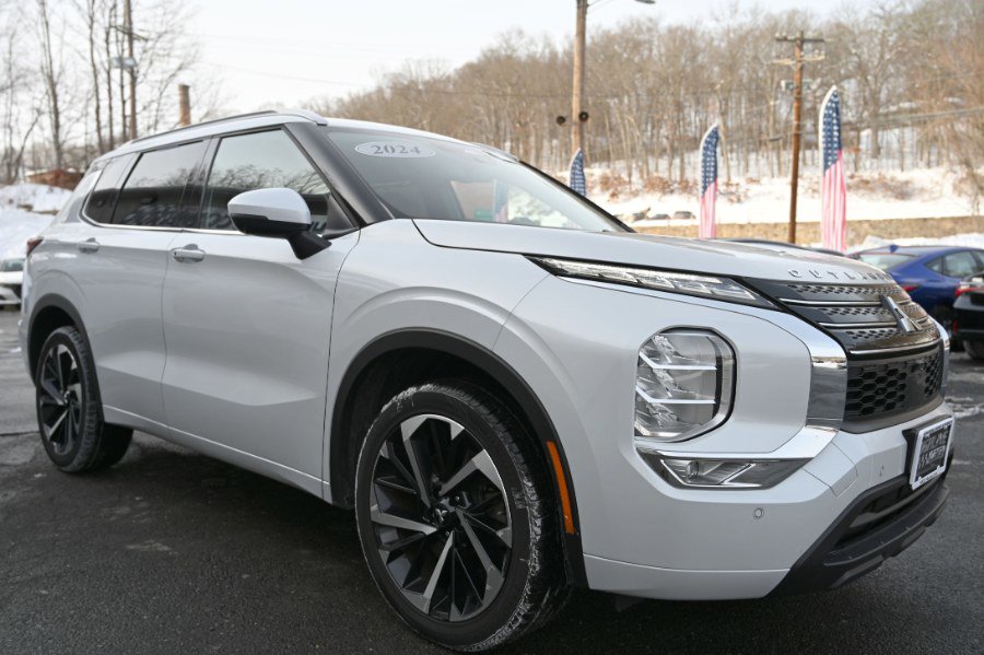 Used 2024 Mitsubishi Outlander SEL image 8