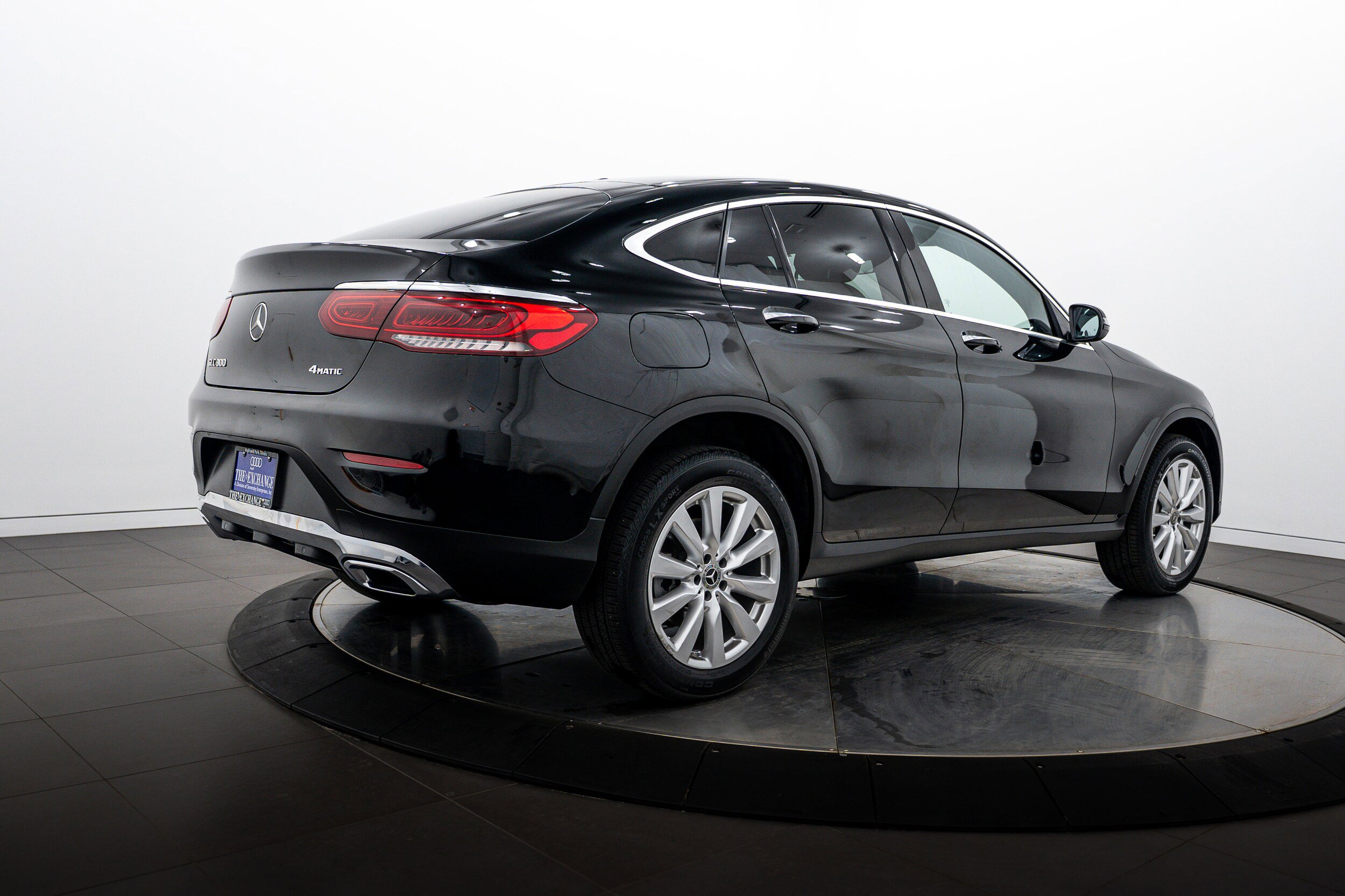 Used 2020 Mercedes-Benz GLC 300 4MATIC Coupe image 4