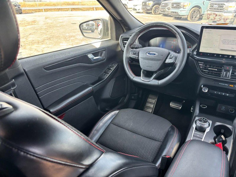 Used 2023 Ford Escape ST-Line w/ Tech Pack #1 AWD/4WD image 14
