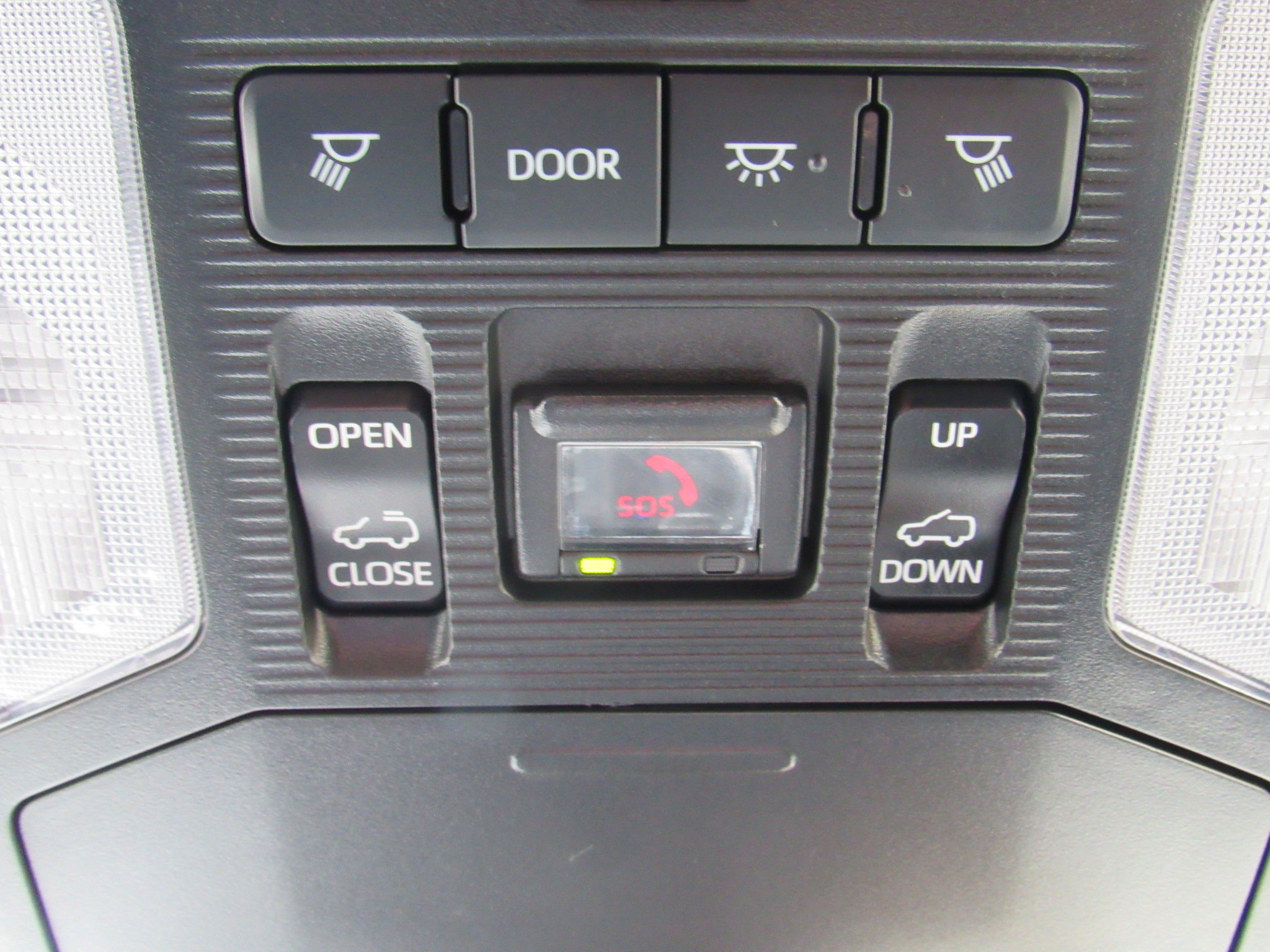 Used 2022 Toyota RAV4 XSE AWD/4WD image 31