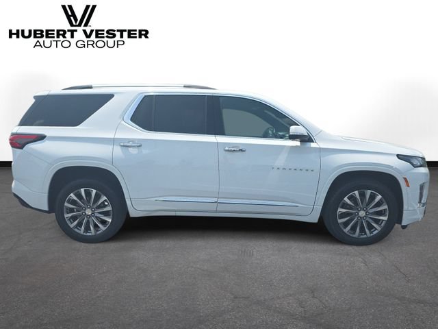 Used 2023 Chevrolet Traverse Premier FWD image 5