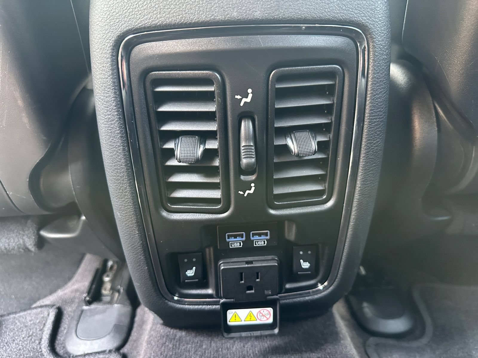 Used 2016 Jeep Grand Cherokee Overland w/ Advanced Technology Group AWD/4WD image 33