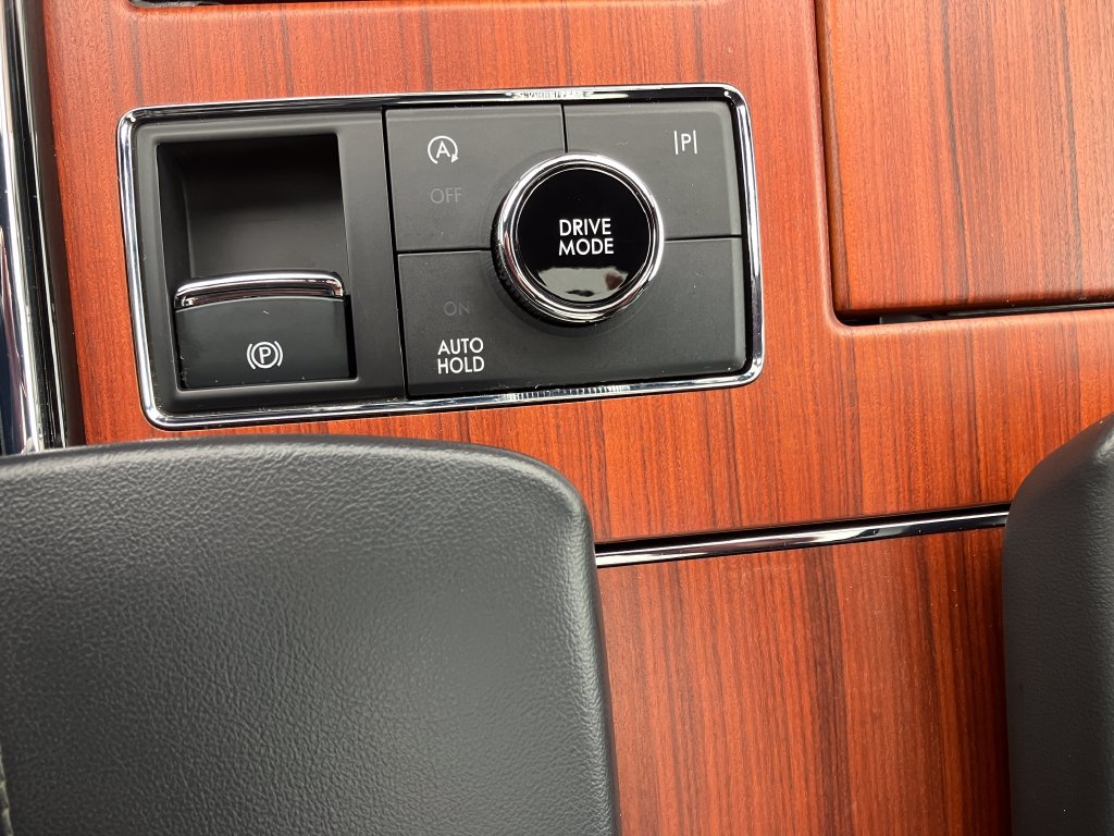 Used 2024 Lincoln Navigator L Reserve w/ Equipment Group 201A AWD/4WD image 13
