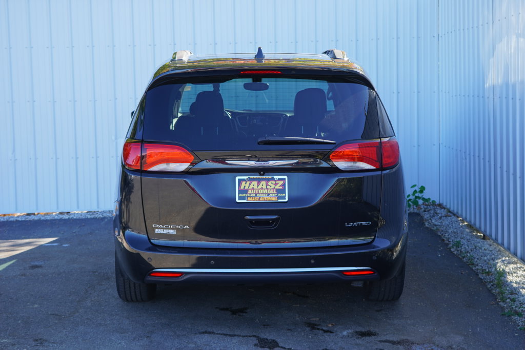 Used 2020 Chrysler Pacifica Limited FWD image 5