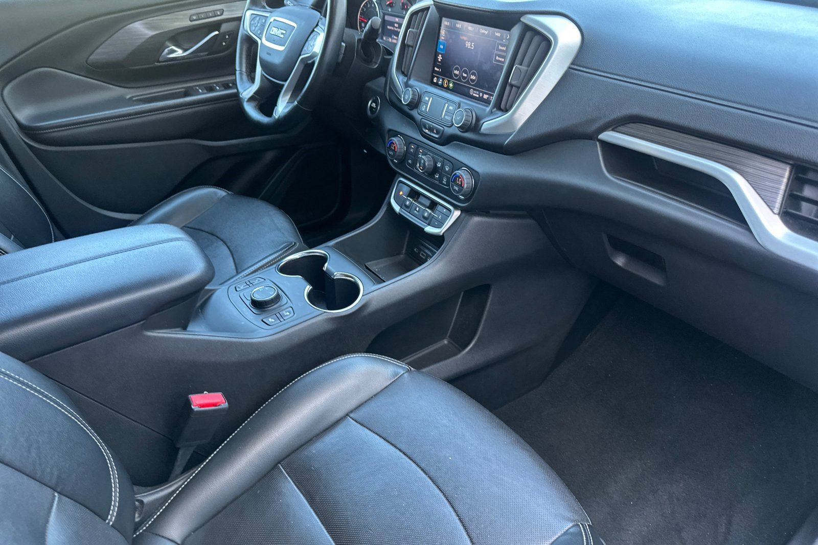 Used 2023 GMC Terrain SLT image 19