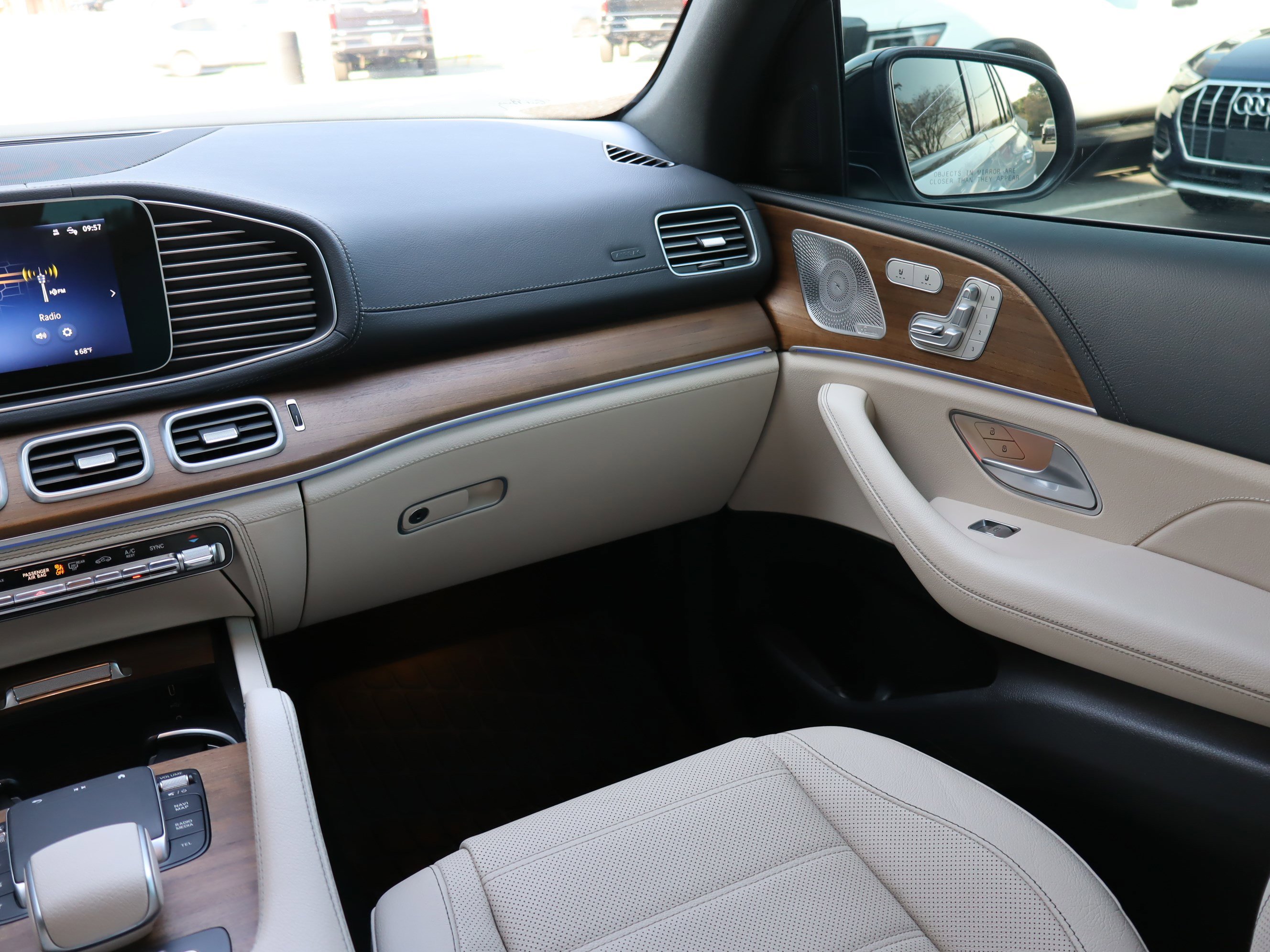 Used 2024 Mercedes-Benz GLS 580 4MATIC image 15