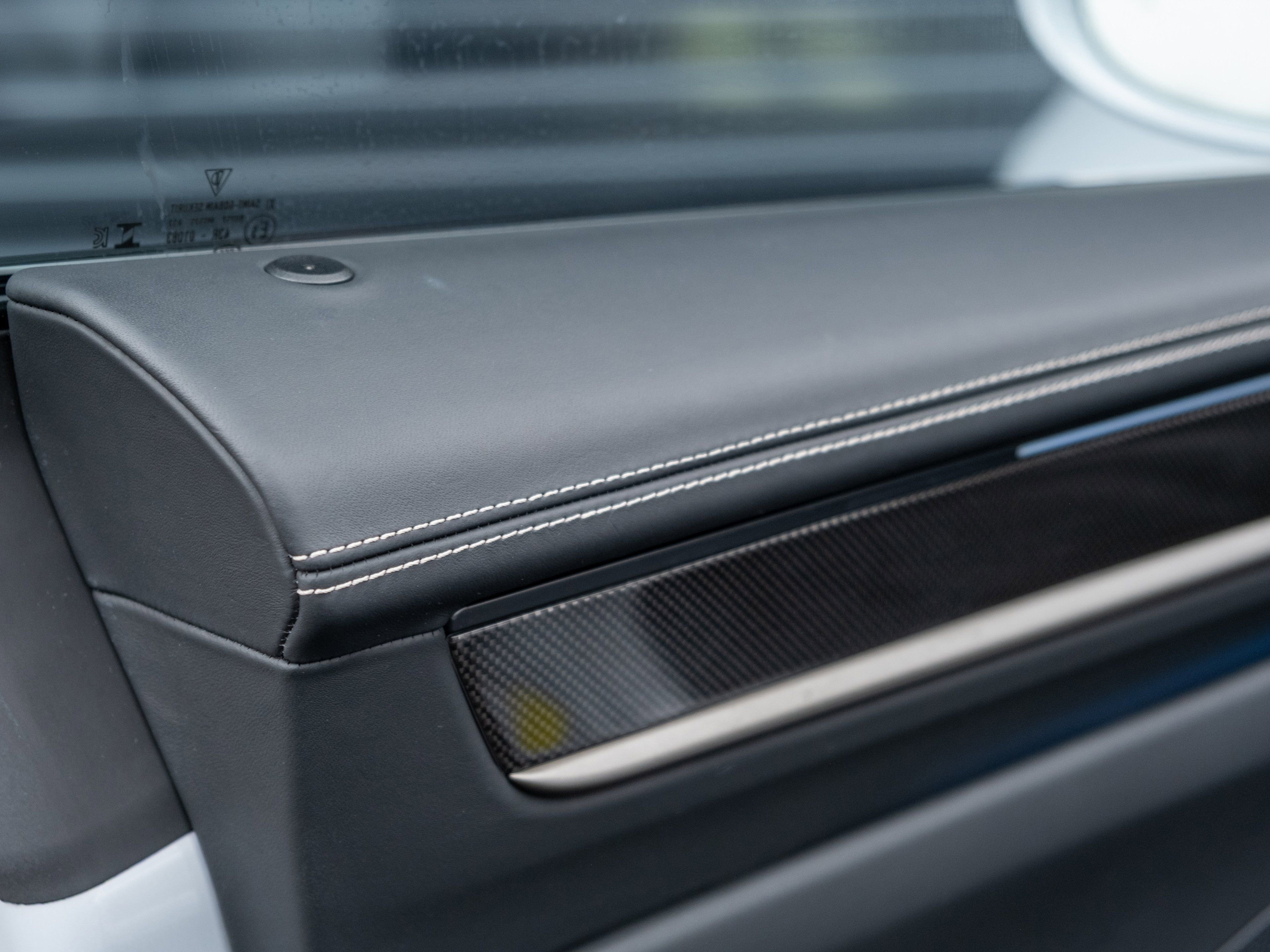 Certified 2025 Porsche Macan Turbo Electric image 18