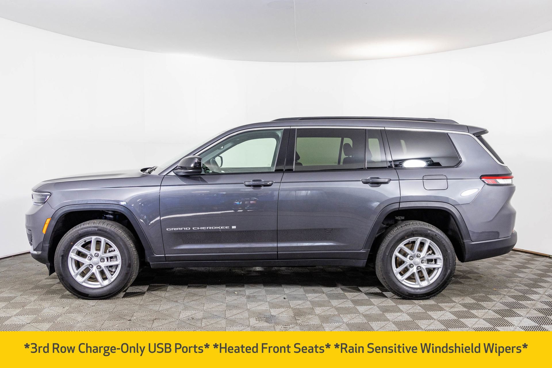 Used 2024 Jeep Grand Cherokee L Laredo w/ Luxury Tech Group I image 15