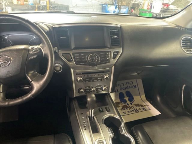 Used 2019 Nissan Pathfinder SL AWD/4WD image 15