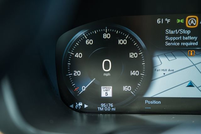 Used 2021 Volvo XC60 T5 Momentum w/ Advanced Package AWD/4WD image 42