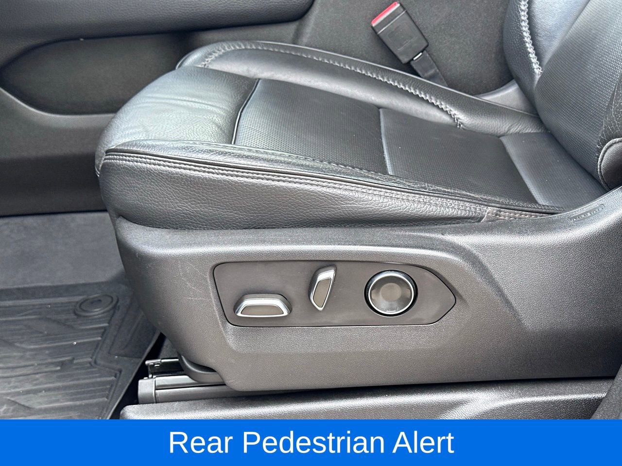 Used 2021 GMC Yukon Denali w/ Denali Ultimate Package image 30