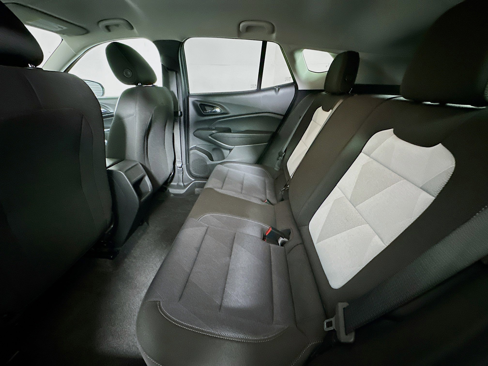 Used 2025 Chevrolet Trax LS image 26