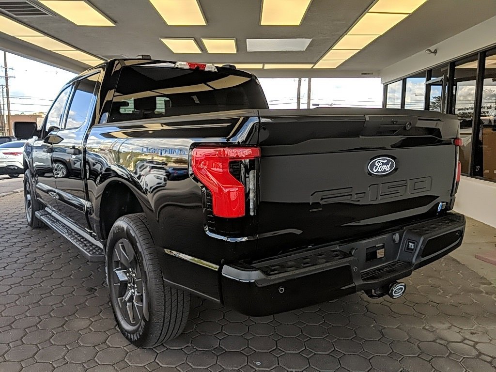 Certified 2024 Ford F150 Lightning XLT w/ Max Trailer Tow Package image 7