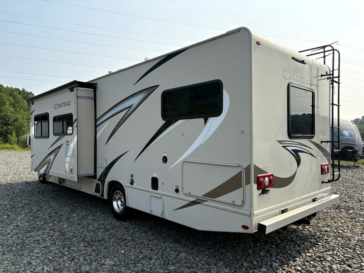 Used 2018 Ford E-450 and Econoline 450 Super Duty w/ Motorhome Prep Package image 5