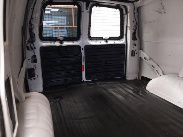 Used 2013 GMC Savana 2500 w/ Cold Climate Package image 5