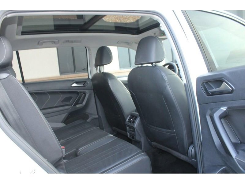 Used 2023 Volkswagen Tiguan SE FWD image 11