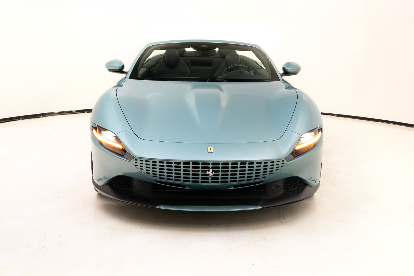 Certified 2025 Ferrari Roma Spider RWD image 9