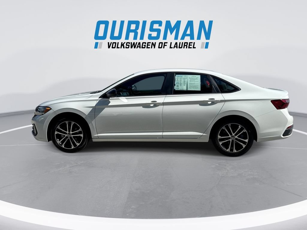 Used 2023 Volkswagen Jetta Sport FWD image 5