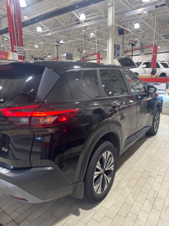 Used 2023 Nissan Rogue SV image 40