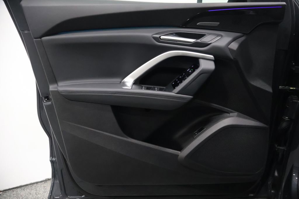 Used 2025 Audi Q5 Premium Plus w/ Premium Plus image 12