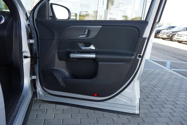 Used 2021 Mercedes-Benz GLA 250 image 17