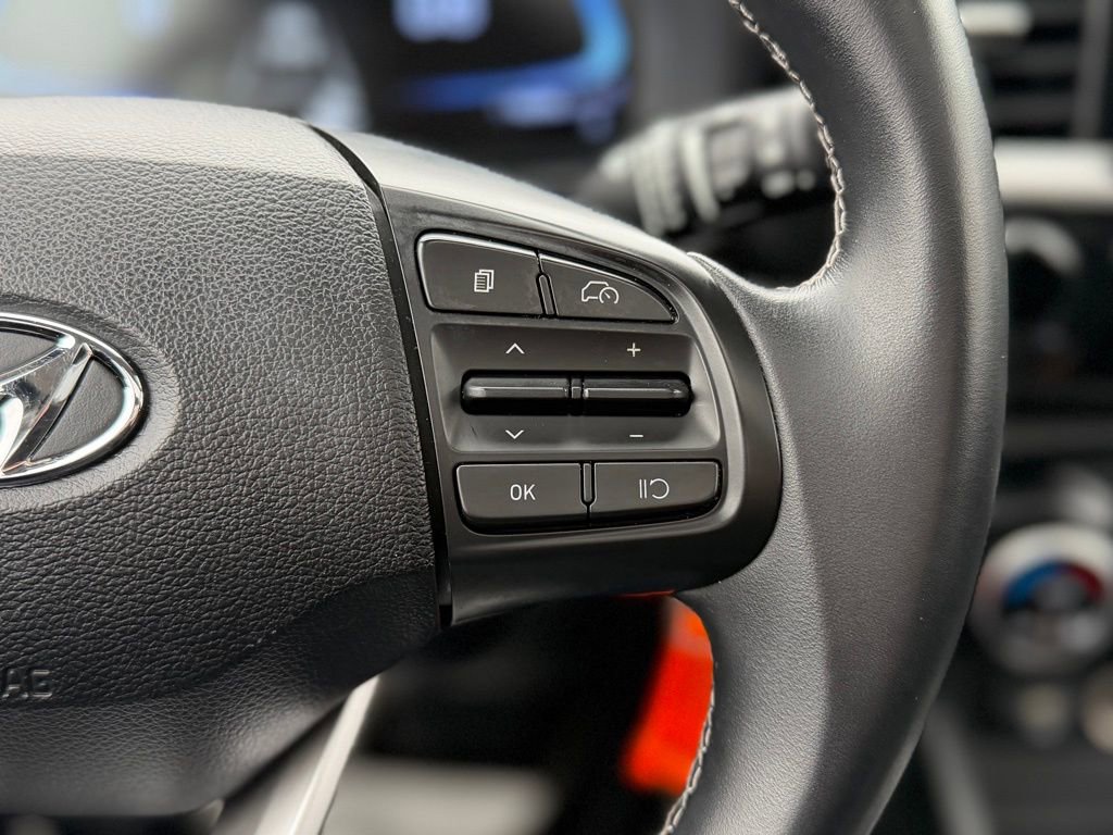 Used 2023 Hyundai Venue SEL w/ Cargo Package image 10