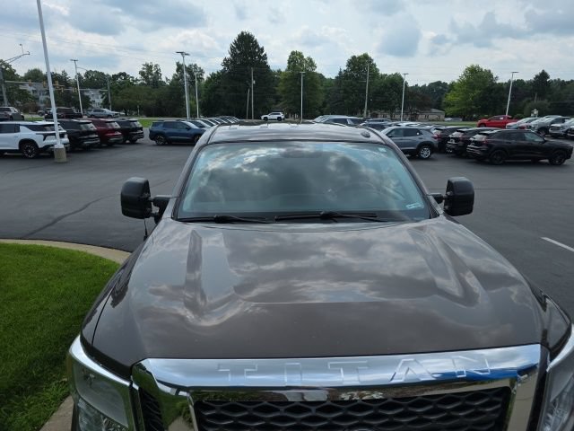 Used 2017 Nissan Titan SV AWD/4WD image 9