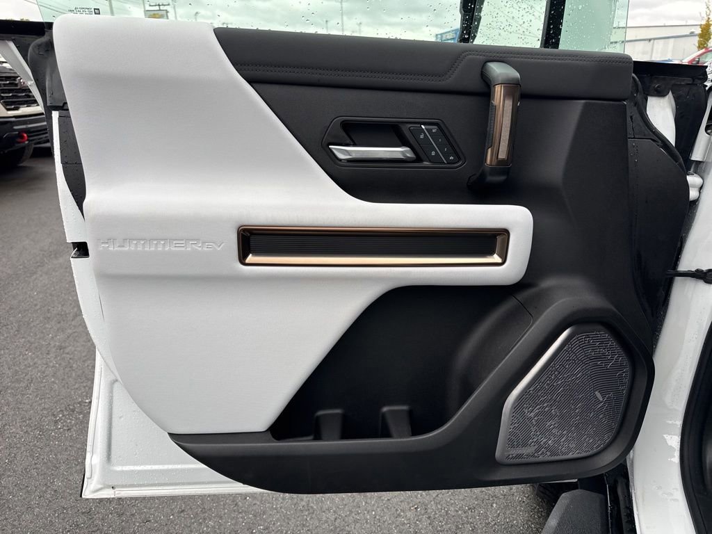 Used 2024 GMC Hummer EV 3X w/ LPO, Illumination Package image 28