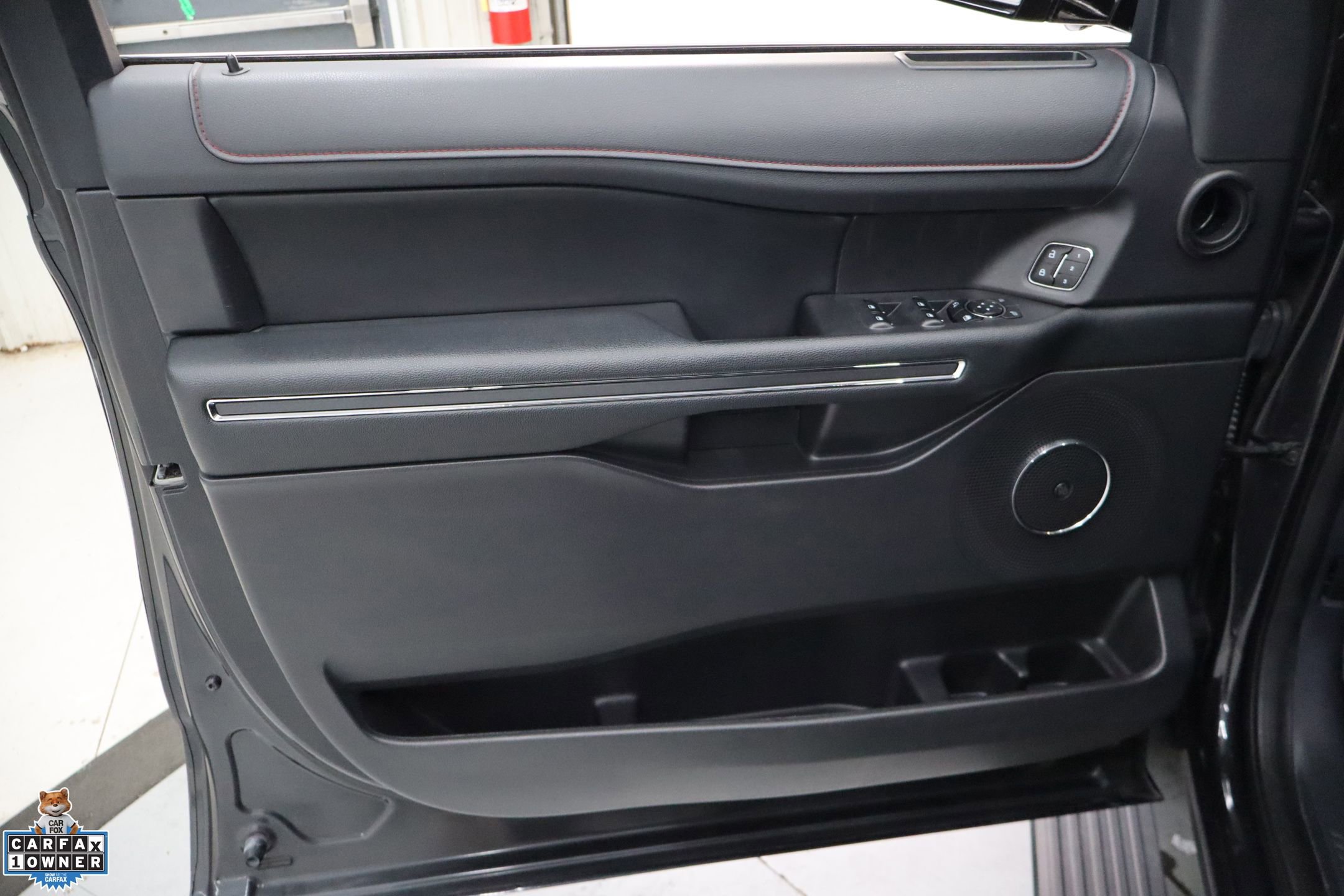 Used 2024 Ford Expedition Limited image 14