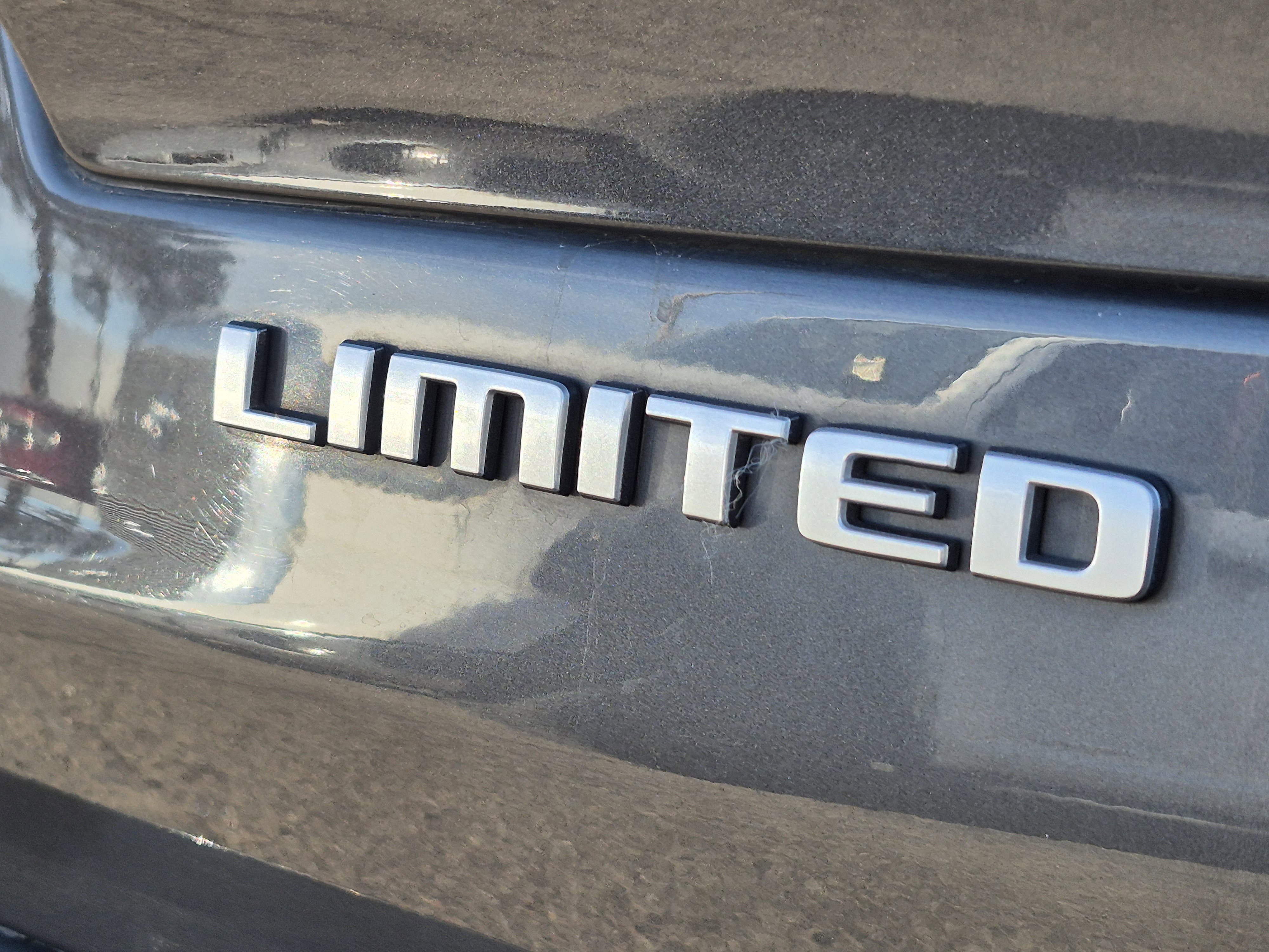 Used 2024 Jeep Grand Cherokee L Limited w/ Luxury Tech Group II image 13