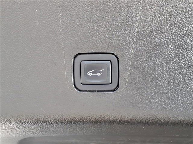 Certified 2022 Chevrolet Traverse LT w/ LPO, Floor Liner Package image 12