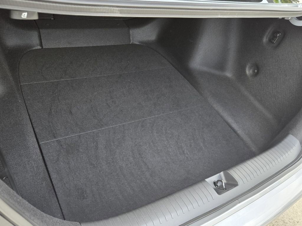 Used 2025 Honda Accord SE image 11