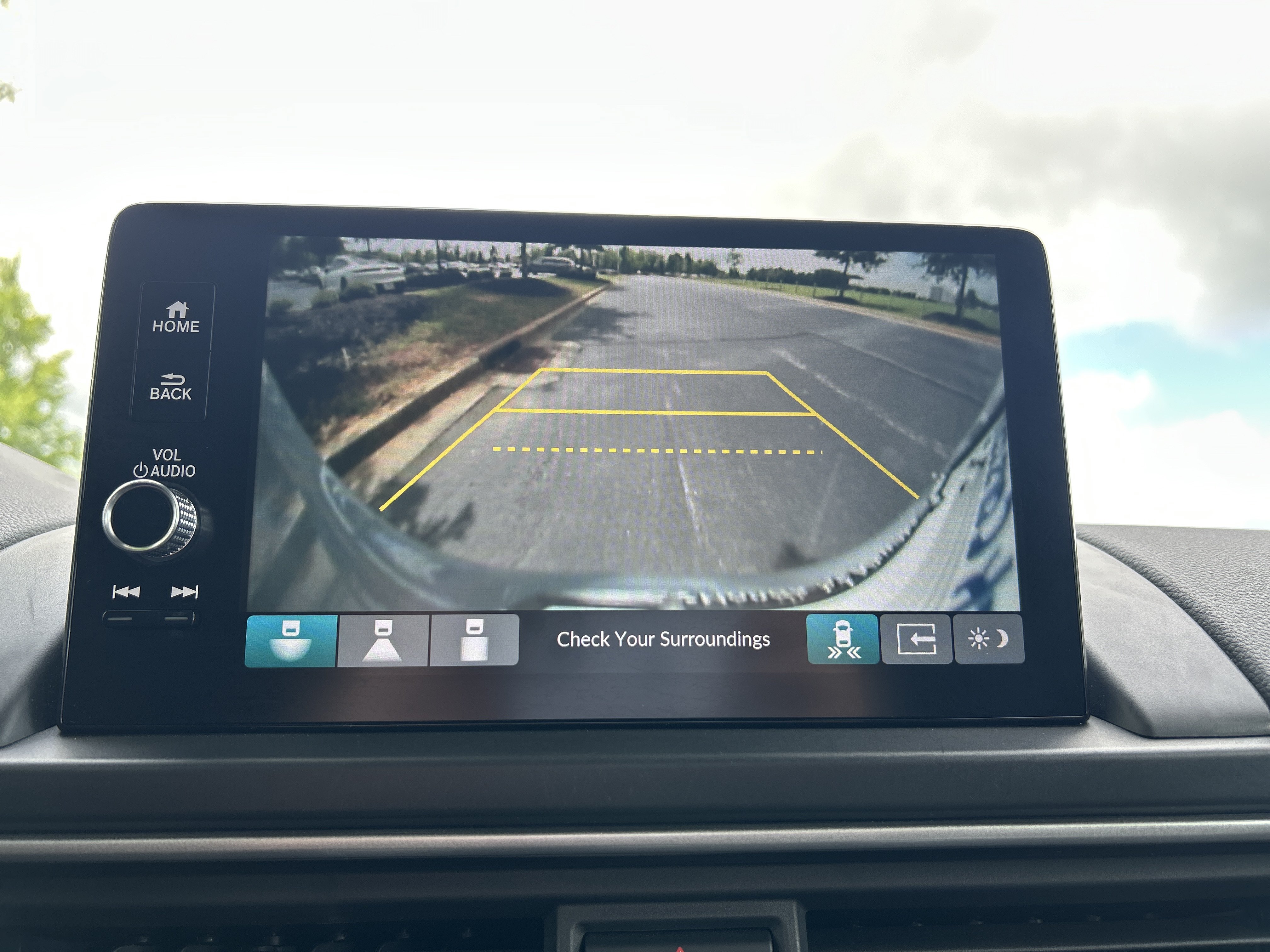 Used 2025 Honda Pilot Touring image 14