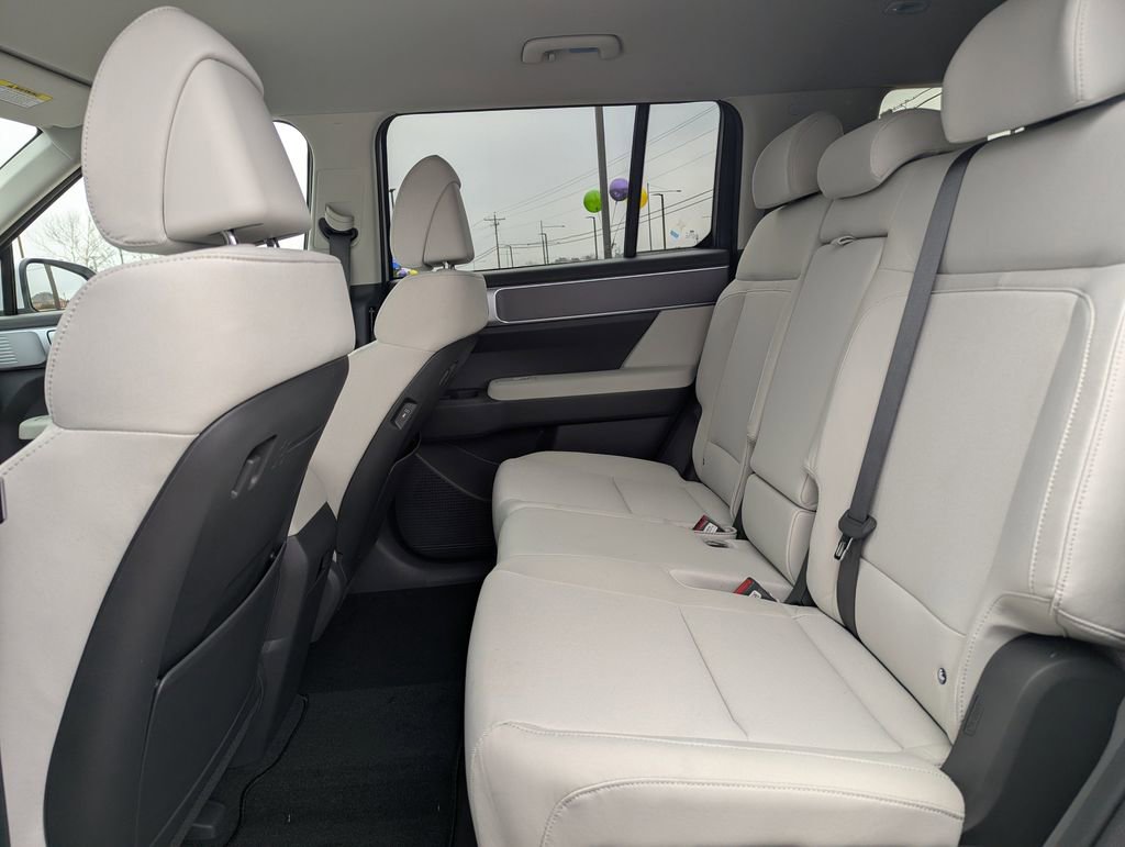New 2026 Hyundai Santa Fe SE FWD image 16