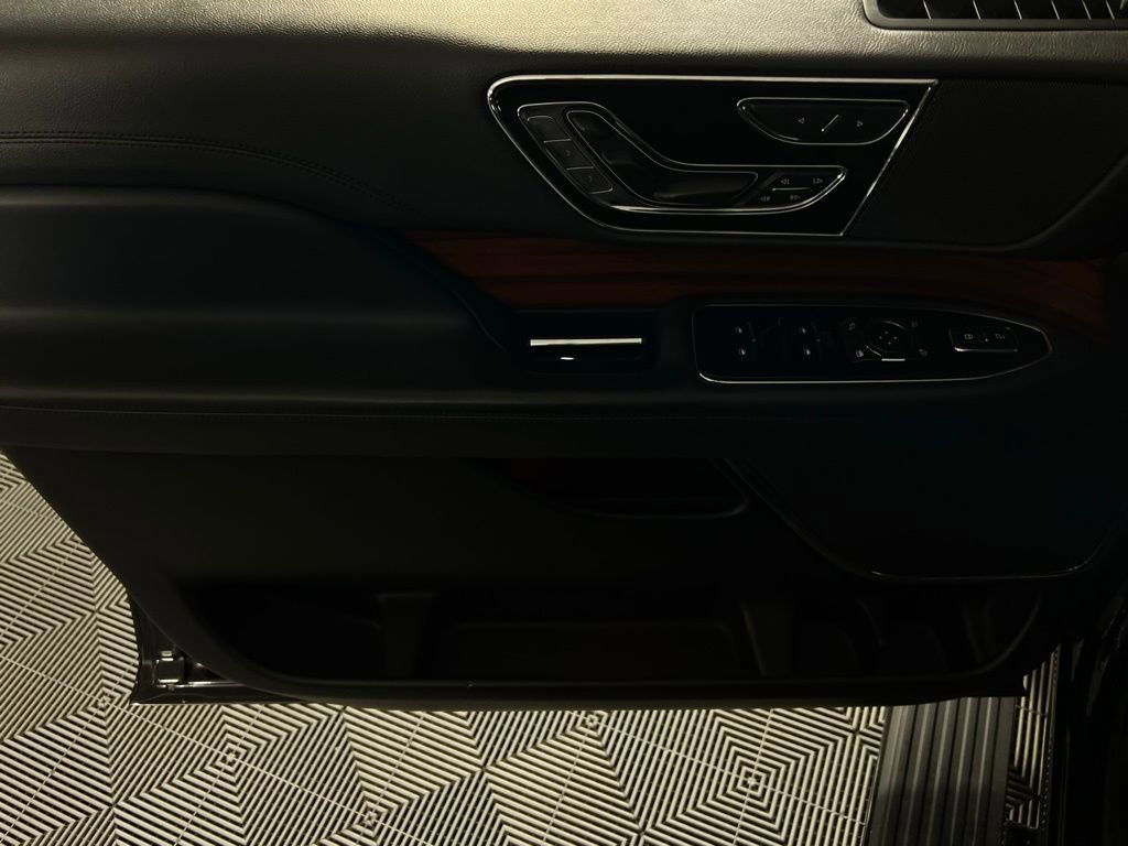 Used 2024 Lincoln Navigator Reserve image 26