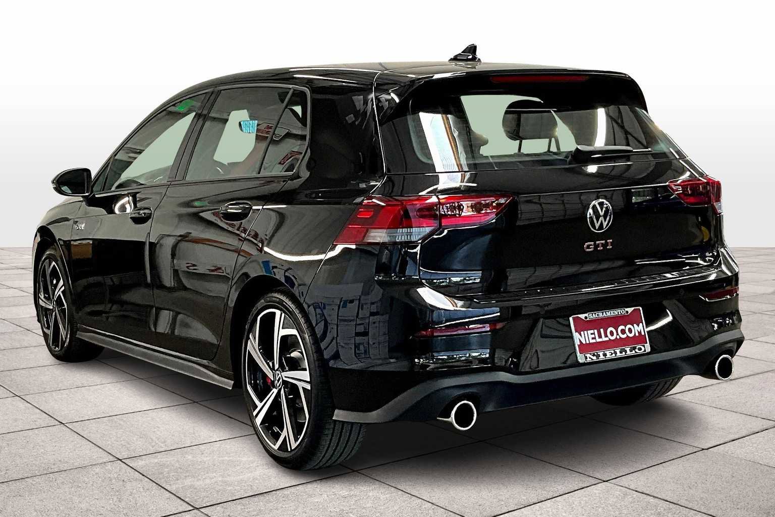 New 2025 Volkswagen GTI SE image 3
