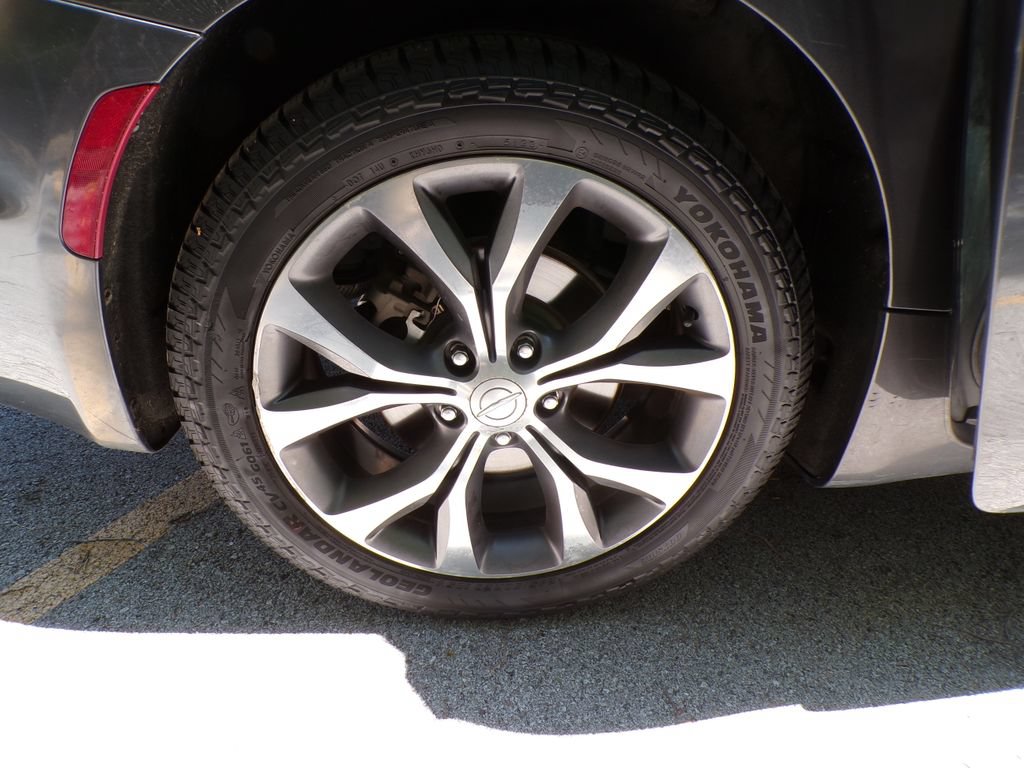 Used 2017 Chrysler Pacifica Limited FWD image 22