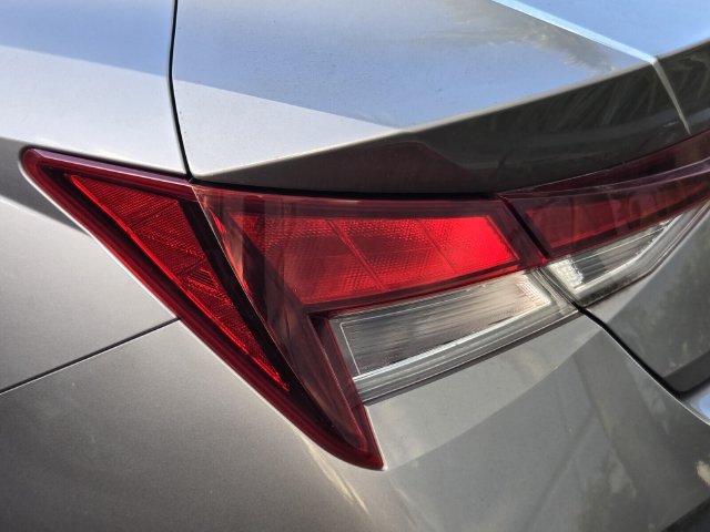 Used 2024 Hyundai Elantra SE FWD image 8
