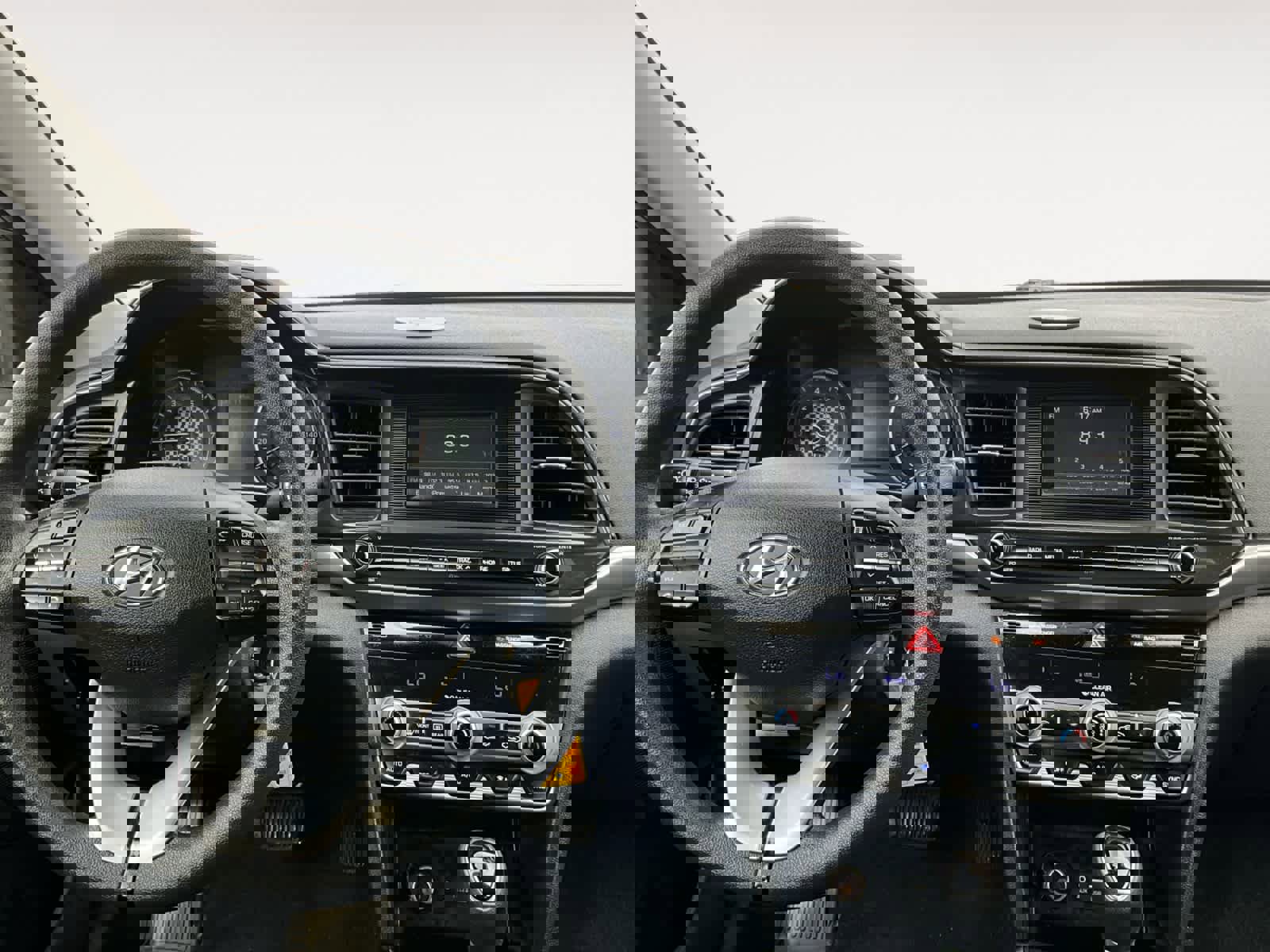 Used 2020 Hyundai Elantra SE w/ Cargo Package (C1) image 12