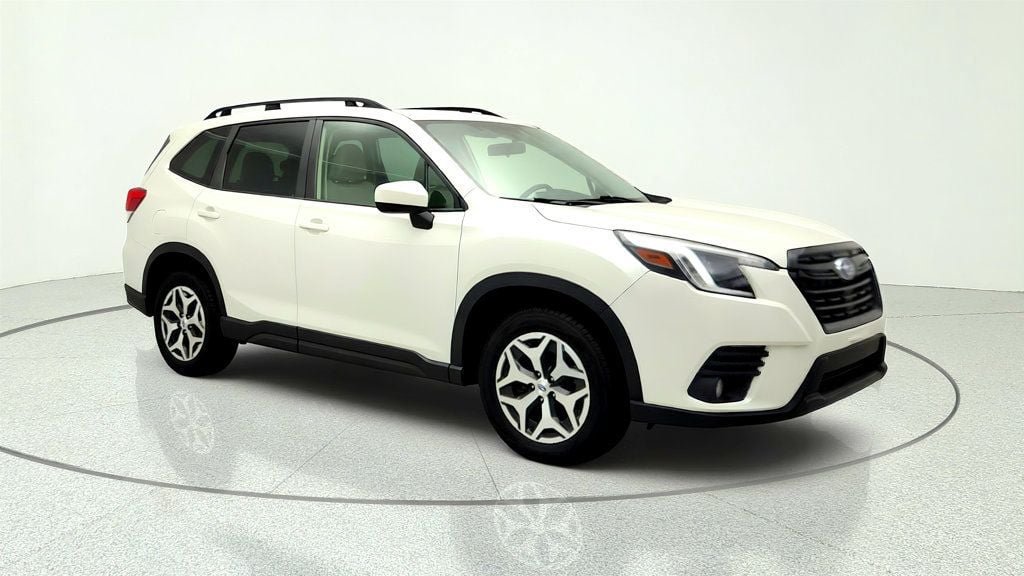 Used 2022 Subaru Forester Premium AWD/4WD image 3