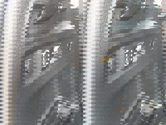 Used 2023 Jeep Grand Cherokee L Laredo image 10