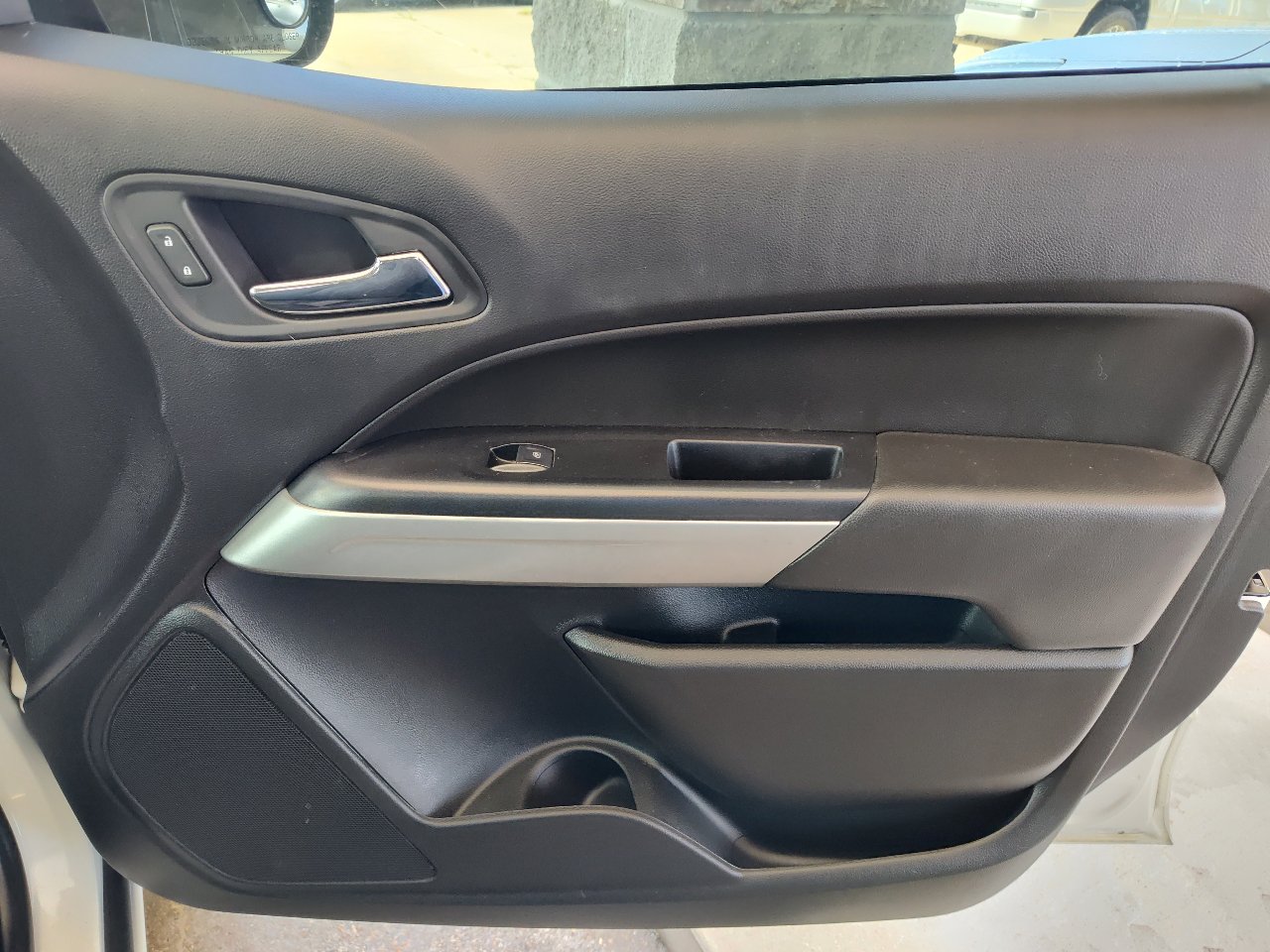 Used 2020 Chevrolet Colorado LT w/ Safety Package image 22