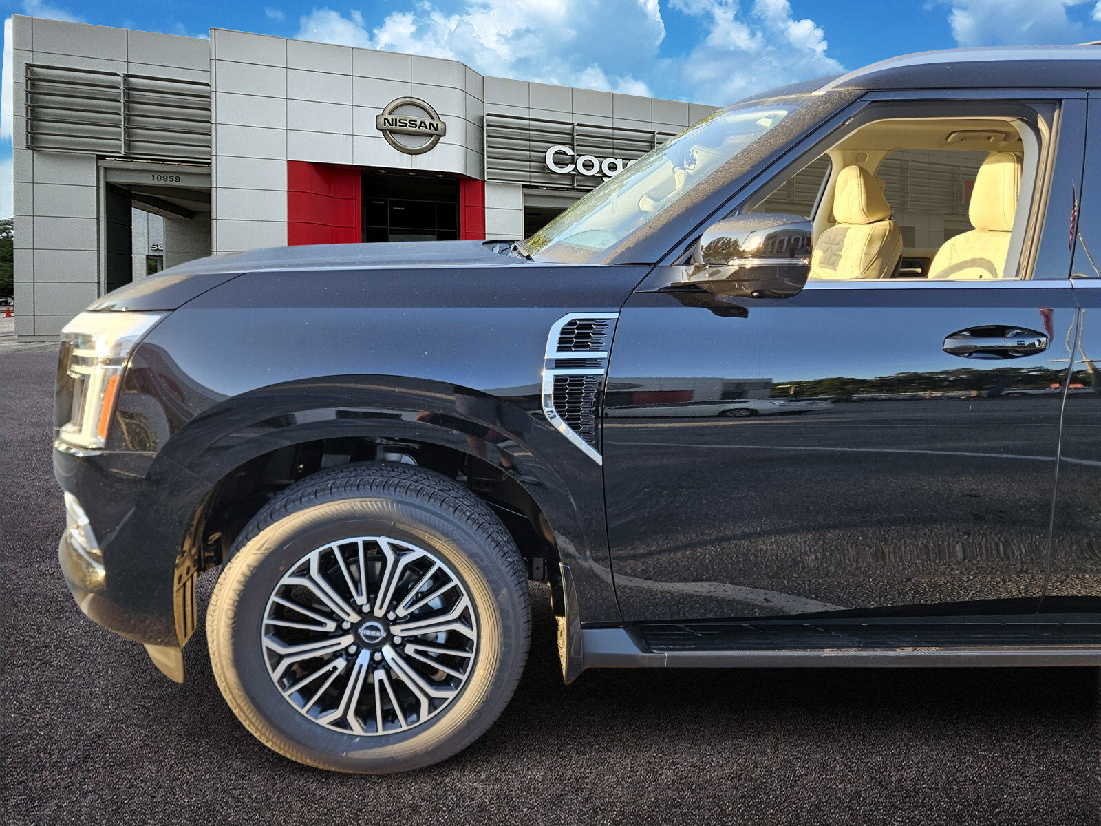 New 2026 Nissan Armada Platinum image 2