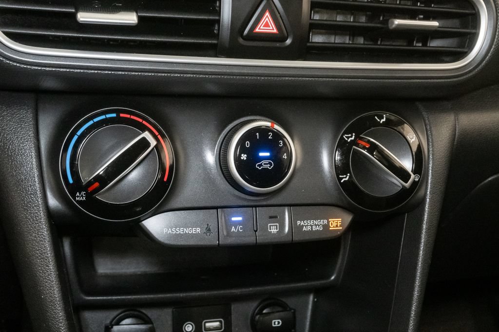 Used 2018 Hyundai Kona SE FWD image 18
