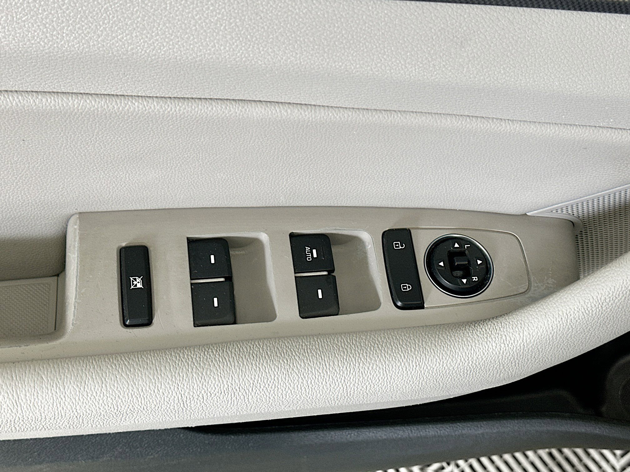 Used 2017 Hyundai Sonata Sport w/ Value Edition Package 02 FWD image 15