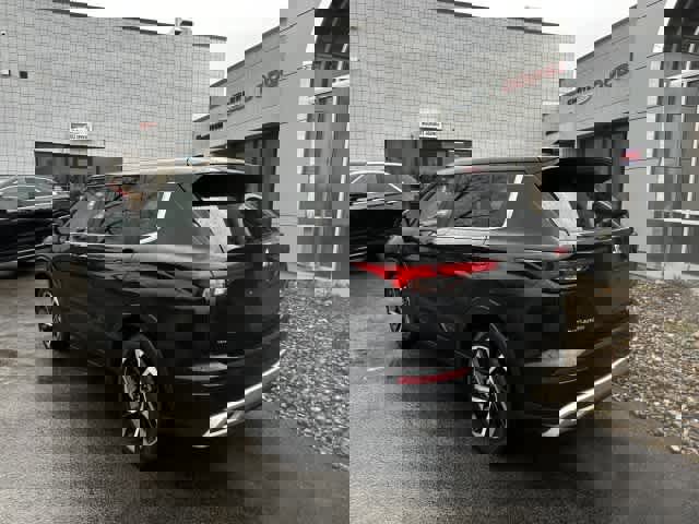 Used 2024 Mitsubishi Outlander SE image 4