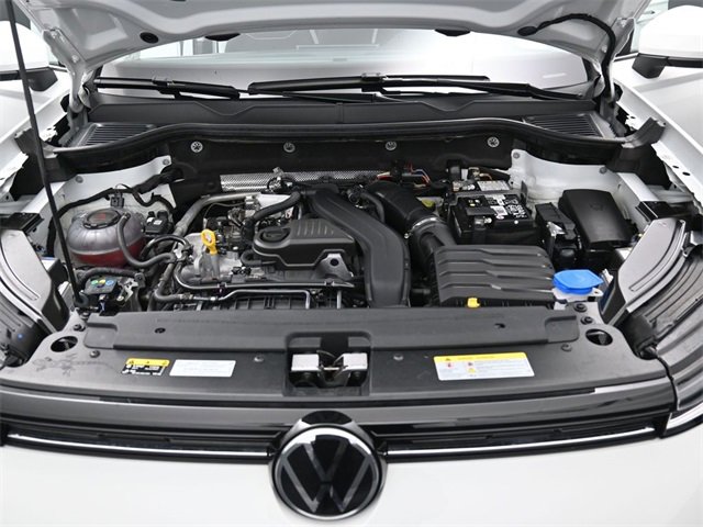 Used 2025 Volkswagen Taos SE w/ Panoramic Sunroof Package image 37