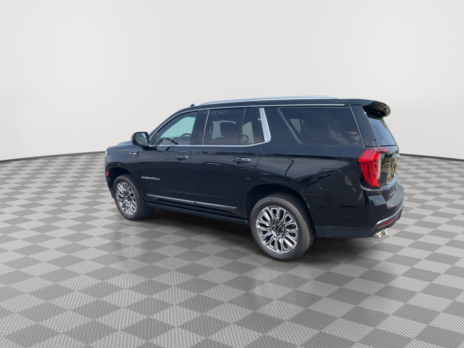 Certified 2024 GMC Yukon Denali Ultimate AWD/4WD image 6