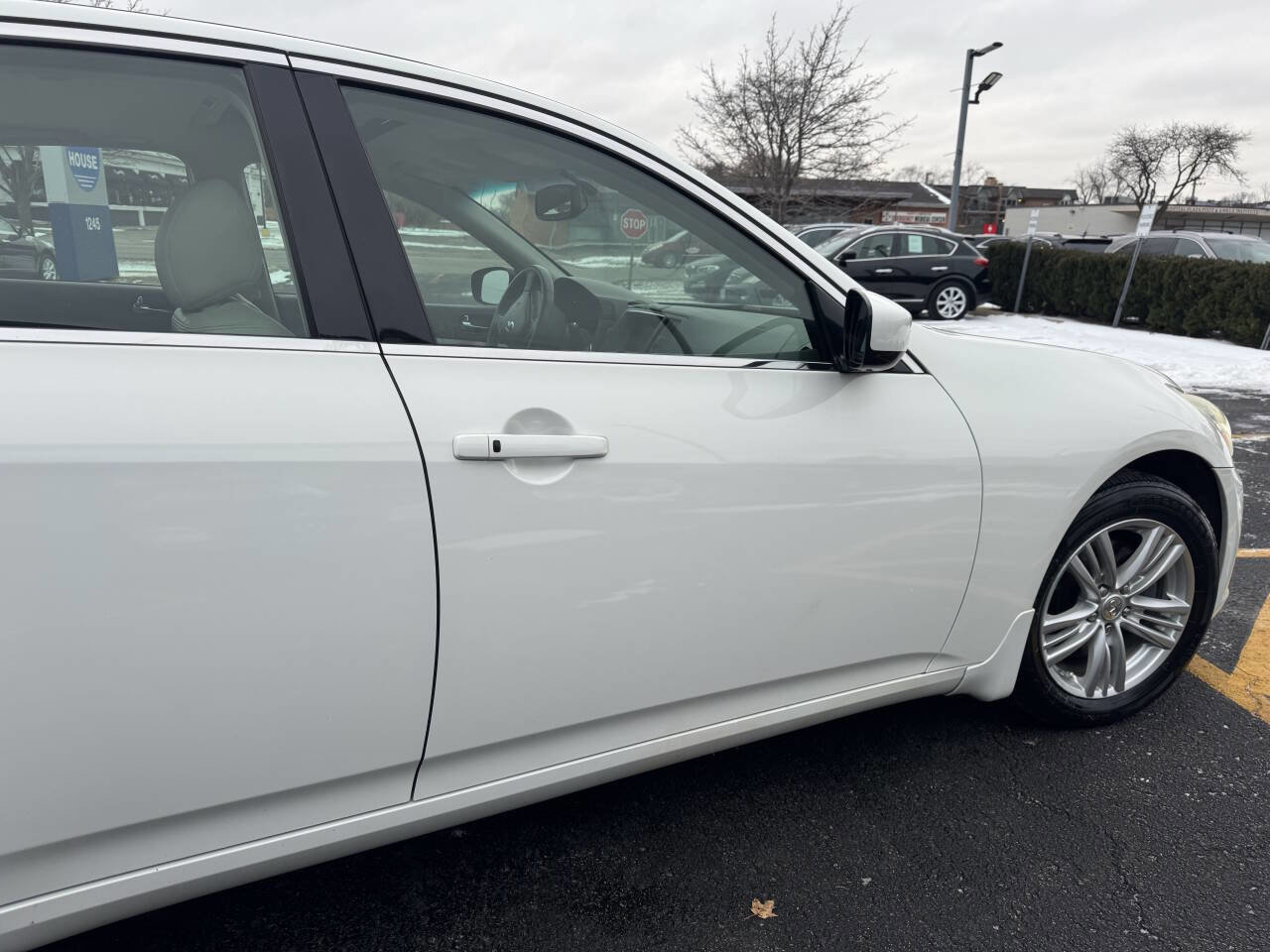 Used 2011 INFINITI G37 x w/ Premium Pkg image 6